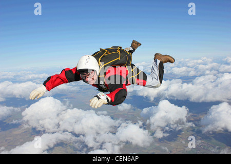 Nahaufnahme der Fallschirmspringer im freien Fall Stockfoto