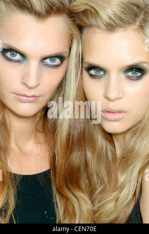 Rodarte Backstage New York bereit zum WearSpringSummer 2012 Stockfoto