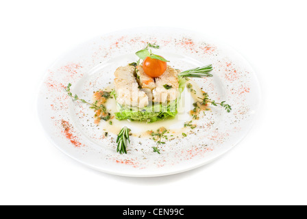 Salat von gebratenen Filet Zander mit Zucchini und Auberginen und Kirschtomaten Stockfoto