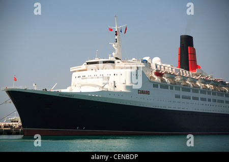 RMS Queen Elizabeth 2. QE2. Neben Liegeplatz am Kusadasi, Türkei Stockfoto