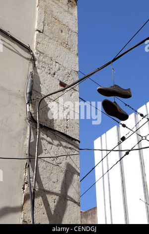 Shoefiti, Kultur Jugend Rite de Passage, zentral-Lissabon, Portugal. Stockfoto