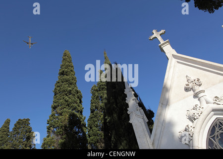 Lissabons größte Friedhof, Cemiterio Dos Prazeres (Friedhof der Vergnügungen). Lisboa Portugal Europa Stockfoto