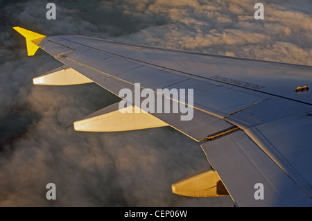 Germanwings Airbus A319 Banking über der Themse-Mündung nach dem Start von London Stansted, UK. Stockfoto