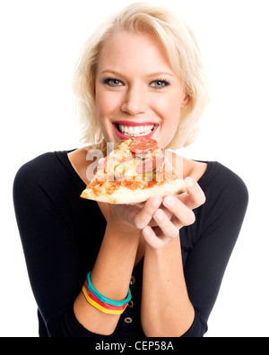 Frau hält ein Stück dünne Kruste italienische Pizza, etwa um einen Bissen zu nehmen Stockfoto