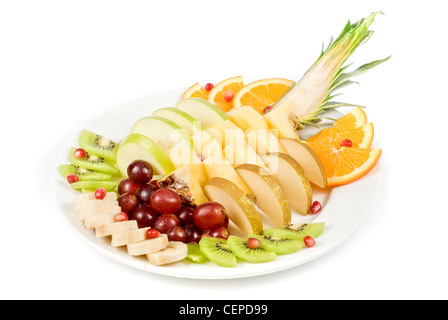 Obst Sortiment an Platte auf einem weißen Hintergrund Stockfoto