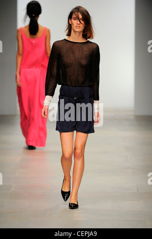 Ann-Sofie Back London bereit zum WearSpringSummer 2012 Stockfoto