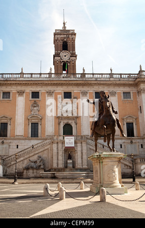 Die Statue des Marcus Aurelius (von Michelangelo) am Campidoglio Platz (Piazza del Campidoglio) in Rom, Italien Stockfoto