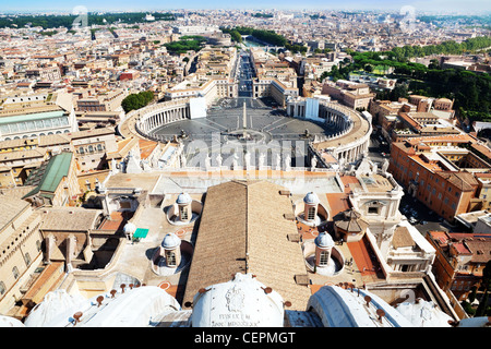 Panoramablick auf Rom von oben (vom Dach der Kathedrale St. Peter) Stockfoto