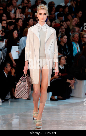 Louis Vuitton Paris bereit, WearSpringSummer 2012 Stockfoto