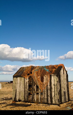 alte verlassene hölzerne Fischerhütte in Dungeness kent Stockfoto