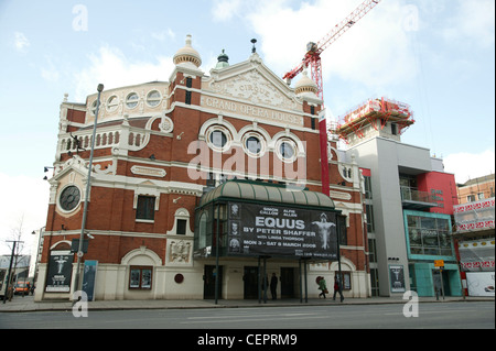 Eine Außenansicht von der Vorderseite des Grand Opera House in Belfast. Stockfoto