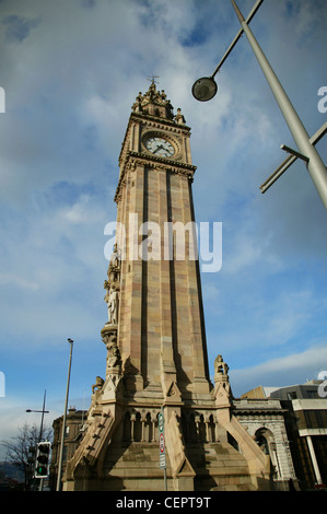 Das Albert Memorial Uhr am Queens Square in Belfast. Stockfoto