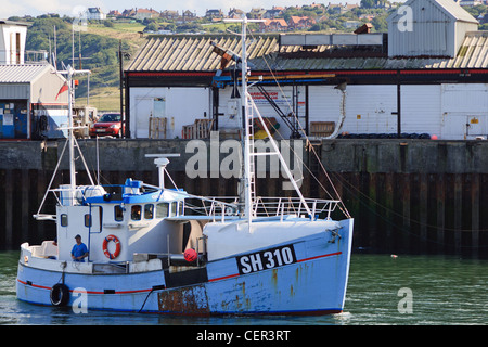 Angelboot/Fischerboot in Scarborough Hafen Stockfoto