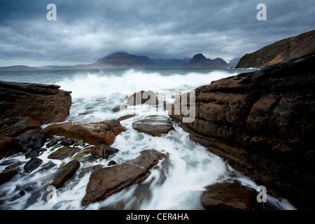 Stürmisches Wetter über den Cuillin Grat auf der Isle Of Skye. Stockfoto