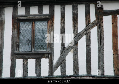 Die Tudor strahlte Armaturenbrett eines Hauses in der Suffolk Dorf Lavenham. Stockfoto