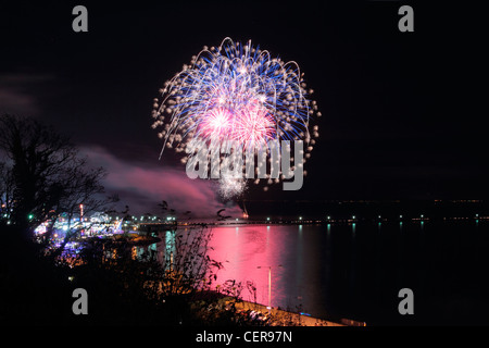 Feuerwerk am Meer bei Southend-on-Sea. Stockfoto