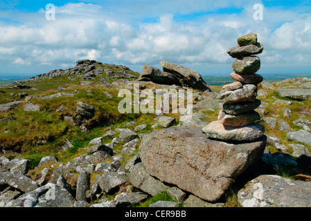 Ein Haufen von Steinen auf dem Gipfel des groben Tor auf Bodmin Moor, die zusammen mit Brown Willy die zwei höchsten Punkte in Cornwall sind. Stockfoto