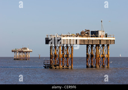 Sizewell Meerwasser Einlass und Auslass Stationen für die Kühlung der Reaktoren im nahe gelegenen Kernkraftwerk Sizewell. Stockfoto