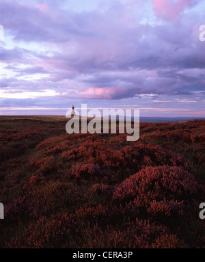 Letztes Licht auf Darwen Moor mit Jubilee Tower im Hintergrund. Der Turm wurde im Jahre 1897-1898 Königin Victorias j feiern gebaut. Stockfoto