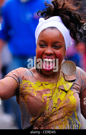 Porträt eines Mädchens genießen die jährliche Notting Hill Carnival. Stockfoto