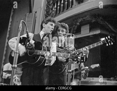 DIE HOLLIES UK-pop-Gruppe im Jahr 1964 - siehe Beschreibung unten. Foto Tony Gale Stockfoto