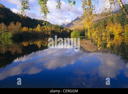 Spiegelungen im Wasser bei The man. Stockfoto