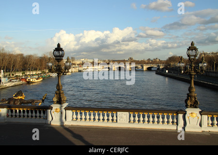 Pont Alexandre III (entworfen von den Architekten Rιsal und Alby und Baujahr 1896-1900), Paris, Île-de-France, Frankreich Stockfoto