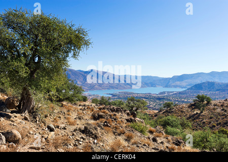 Blick über den Stausee Khemis de Biaoudine aus der 7002 Mountain Road zwischen Agadir und Marrakesch, Marokko, Nordafrika Stockfoto