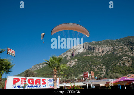 Gleitschirme, Olu Deniz, Türkei Stockfoto