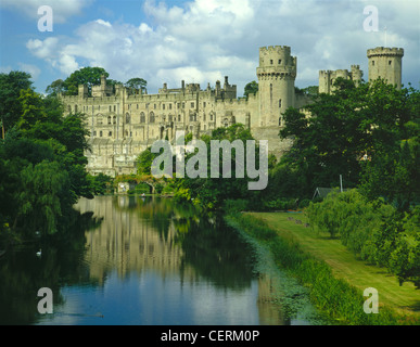 Blick entlang des Flusses Avon von Warwick Castle. Stockfoto