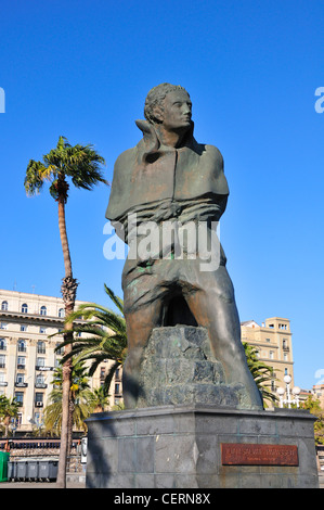 Barcelona, Spanien. Denkmal (von Robert Krier) für Joan Salvat-Papasseit (katalanischer Dichter: 1894-1924) im Hafen von Barcelona - Moll de la Fusta, Port Vell Stockfoto