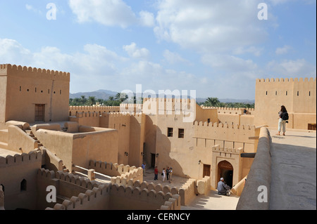 Das Innere der wunderschönen Festung in Nizwa; Al Dakhiliyah, Oman. Stockfoto