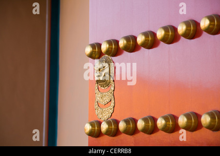 Alte rote Tür des Tempels in der verbotenen Stadt Peking china Stockfoto
