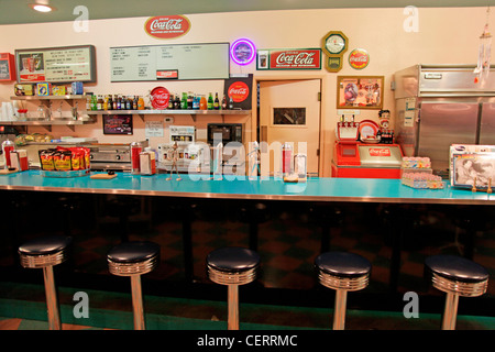 INNERE DES VINTAGE AMERICAN DINER AUF DER ROUTE 66, USA Stockfoto