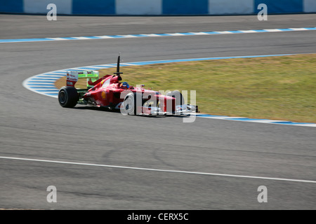Ferrari F1 Rennwagen, angetrieben von Fernando Alonso im Winter Tests in Jerez Rennstrecke Andalusien Spanien Stockfoto