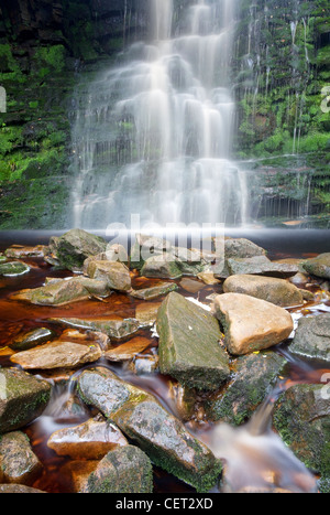 Schwarz-Clough fällt in der Peak District National Park. Stockfoto