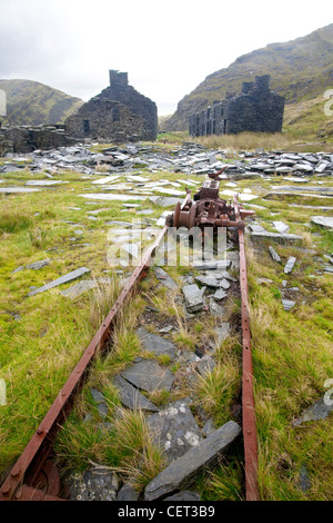Die Überreste der verlassenen Rhosydd Schieferbergwerk hoch oben Llyn Cwmorthin mine und Blaenau Ffestiniog in Snowdonia-Nationalpark Stockfoto