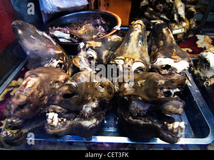 Schaf Kopf zum Frühstück oder Mittagessen ist ein sehr beliebtes Gericht in Marokko. Stockfoto