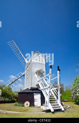 Holton Post Mühle aufgeführt ein 18. Jahrhundert Grad II post Mühle, die als Wahrzeichen im Dorf Holton St. Pet wurde restauriert Stockfoto