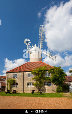 Denver Windmühle, ein Grad II aufgeführten Turm Mühle und die letzten kommerziell arbeiten Windmühle in Norfolk. Stockfoto