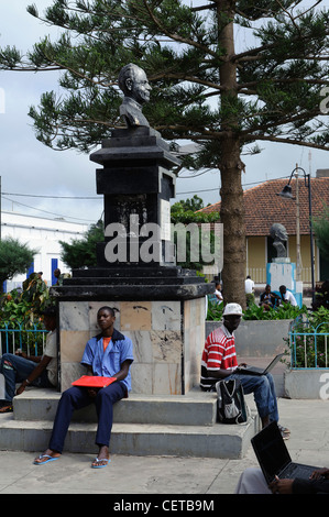 Internet Hot-Spot wichtigsten Sqare Largo Gustavo Monteiro in Assomada, Santiago, Kapverdische Inseln, Afrika Stockfoto