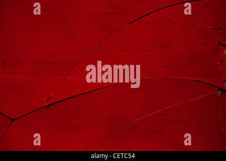 Rotes lackiertes Fenster gebrochen Stockfoto