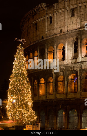 Kolosseum an Weihnachten Zeit, Rom, Latium, Italien Stockfoto