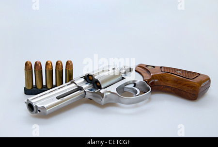 Gewehr, Pistole, Verteidigung, Waffe, Pistole, Gefahr, Revolver, Taurus Stockfoto