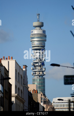 BT Tower. 1966 eröffnet es enthielt anzeigen Galerien, Büroräume und ein Drehrestaurant, aber der Turm war geschlossen die Stockfoto