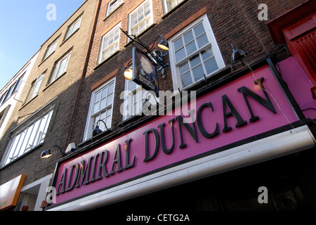 Admiral Duncan Pub. Im Jahr 1999 war die Kneipe Ortsbild des Nagels bei einem Bombenangriff die drei Menschen getötet und über 100 verletzt. Stockfoto