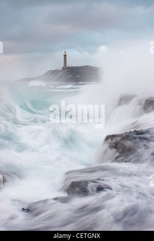 Ardnamurchan Leuchtturm. Die Beleuchtungseinheit steigt auf 36 m über den Felsen, und wurde 1849 erbaut mit Granit von der Insel Stockfoto