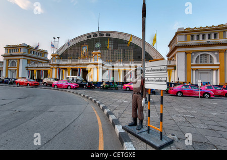 Bangkoks Hauptbahnhof - Hua Lamphong Station Stockfoto