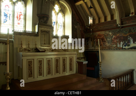 Die seltsame kleine Kirche des Aufstiegs, in Dorset Dorf von Waldgebieten. Innen ist es reich an eigenwilligen Dekoration. England, United Kingdom. Stockfoto