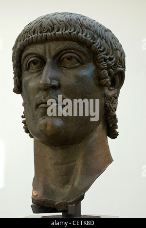 Leiter der kolossale Bronze Statue von Konstantin, Marcus Aurelius Exedra, Palazzo dei Conservatori, Rom, Latium, Italien Stockfoto